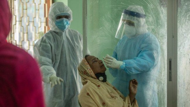 Zaber &  Zubair has given a bunch of PPE to the IBN Sina Hospital. 
