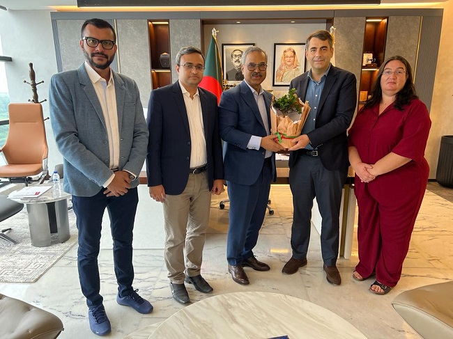 Carrefour looks into expanding business base in Bangladesh